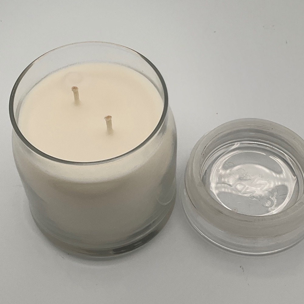 Yankee Candle Coconut Beach 13 oz 2-Wick Medium Jar Scented Candle White 1630001 - Picture 2 of 4